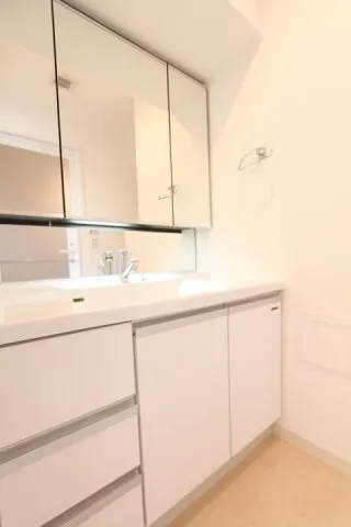 Prime Urban Honkomagome - Interior - ["Bathroom Sink", "Flooring", "Interior design"]