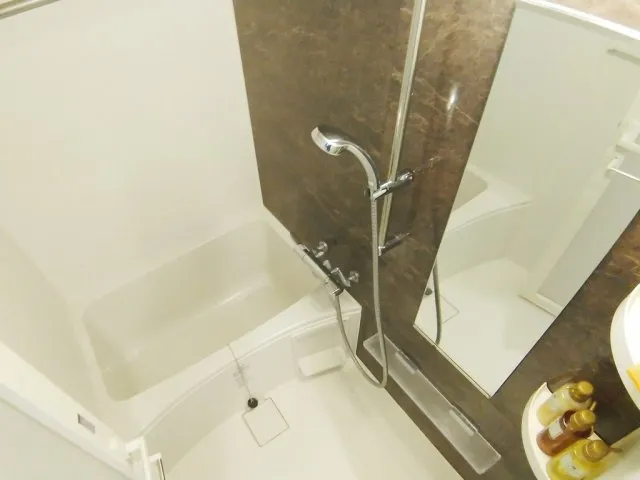 Brides Itabashi Crevista - Interior - ["Bathroom", "Plumbing fixture", "Flooring"]