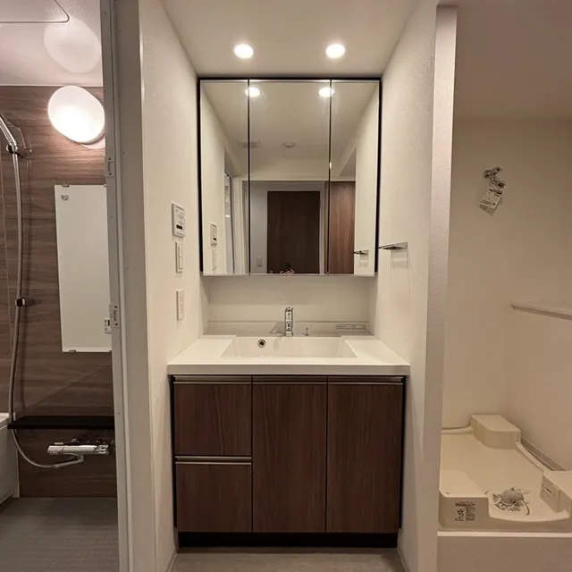 Park Axis Shinagawa Tennozu Isle - Interior - ["Flooring", "Floor", "Interior design"]