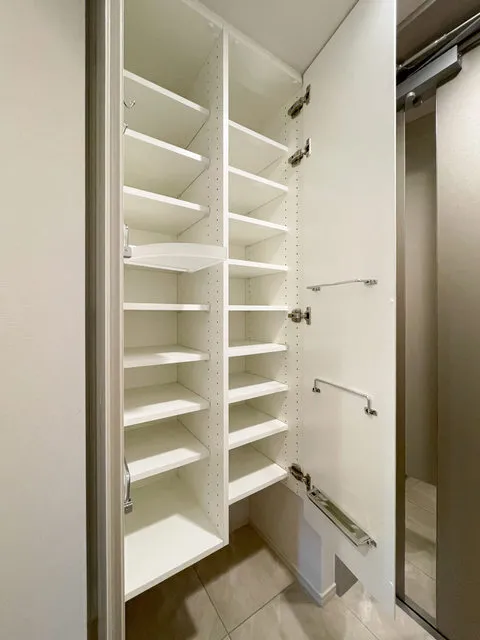 Lefon Progre Hongo 3-Chome - Interior - ["Wood", "Flooring", "Interior design"]