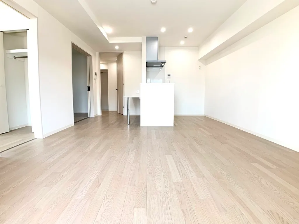 Primal Tsukishima - Interior - ["Fixture", "Wood", "Hall"]
