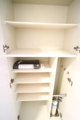 Proud Flat Sumida Riverside - Interior - ["Wood", "Shelving", "Shelf"]