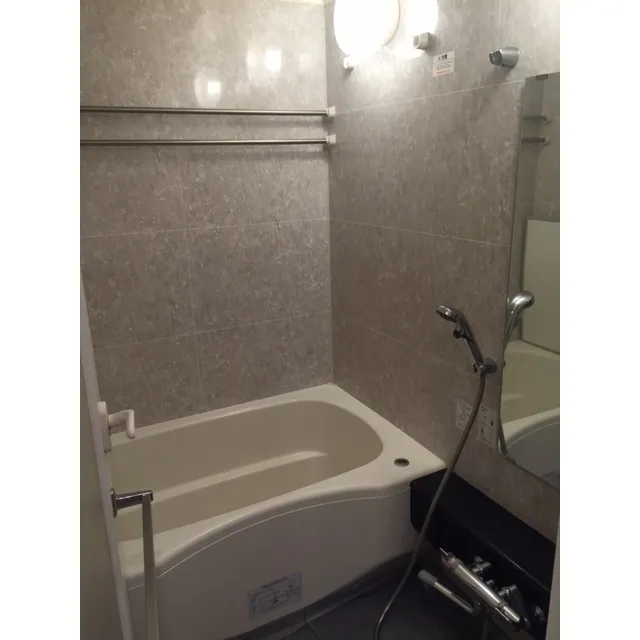 Conforia Meguro-Yagumo  - Interior - ["Plumbing fixture", "Bathtub", "Tap"]