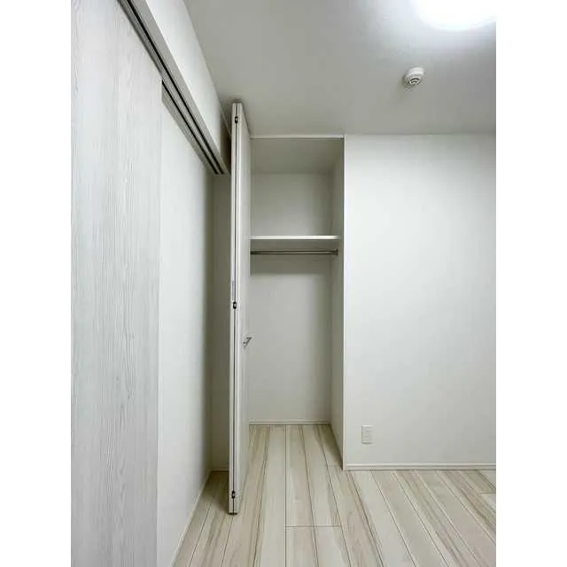 Gran Casa Minamisenju - Interior - ["Fixture", "Wood", "Building"]