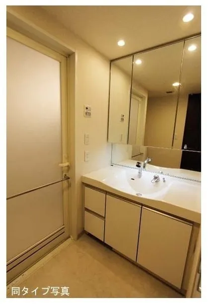 Comforia Tamachi - Interior - ["Flooring", "Floor", "Interior design"]