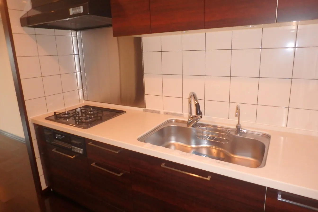 Doue Nihonbashi - Interior - ["Brown", "Cabinetry", "Countertop"]