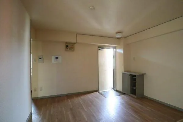 City Residence - Interior - ["Flooring", "Floor", "Ceiling"]