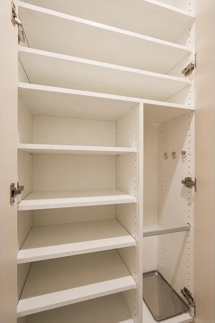 Comforia Liv Bunkyo Gokokuji - Interior - ["Shelving", "Shelf", "Cupboard"]