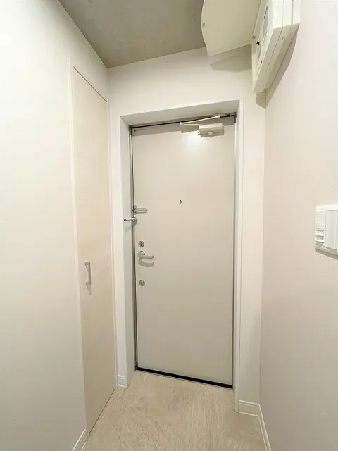 Well Square Ism Hatsudai - Interior - ["Handle", "Fixture", "Door"]