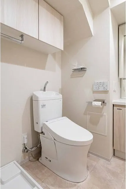 LUMIEC HONCHO WEST - Interior - ["Plumbing fixture", "Flooring", "Floor"]
