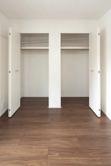 Luce Rikugien - Interior - ["Wood", "Fixture", "Flooring"]