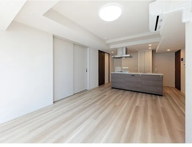 Due Fuchu I - Interior - ["Flooring", "Floor", "Wood flooring"]