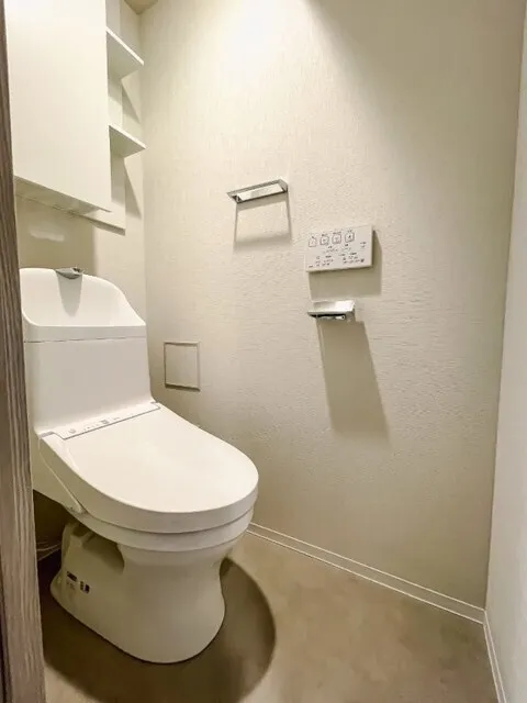 Brookside Residence Kiba - Interior - ["Toilet seat", "Toilet", "Flooring"]