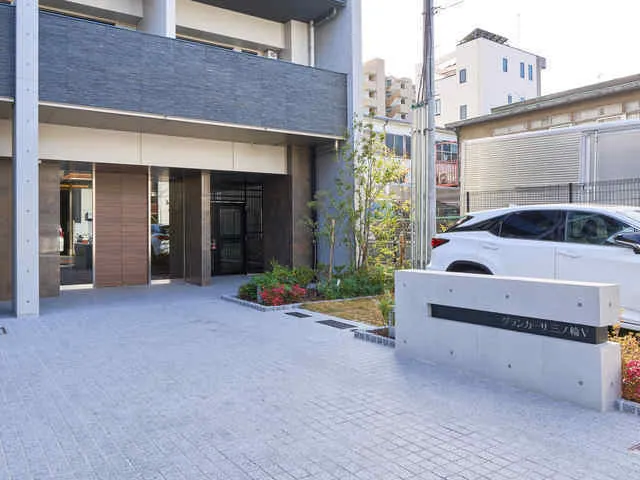 Primal Minowa - Other - ["Door", "Composite material", "Apartment"]