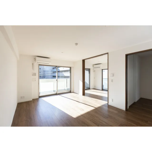 Century Oyamadai Grace - Interior - ["Window", "Furniture", "Building"]