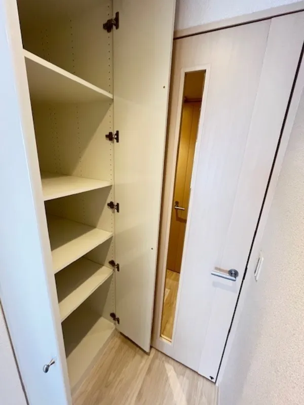 West Park Tower Ikebukuro - Interior - ["Flooring", "Wood", "Floor"]