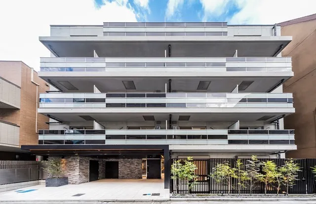 Live Casa Ueno - Exterior - ["Cloud", "Building", "Daytime"]