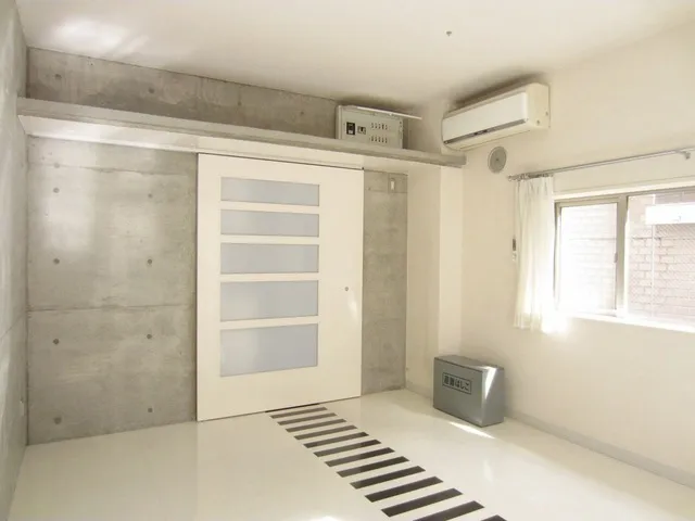 Scalar Sukumo - Interior - ["Window", "Fixture", "Rectangle"]