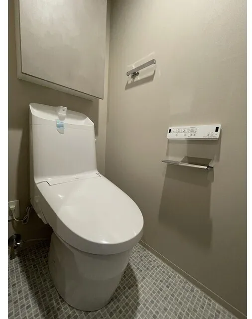 Baus Flats Kuramae - Interior - ["Toilet seat", "Plumbing fixture", "Toilet"]