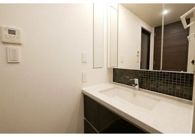 Comforia Shinjuku East Side Tower - Interior - ["Flooring", "Floor", "Interior design"]