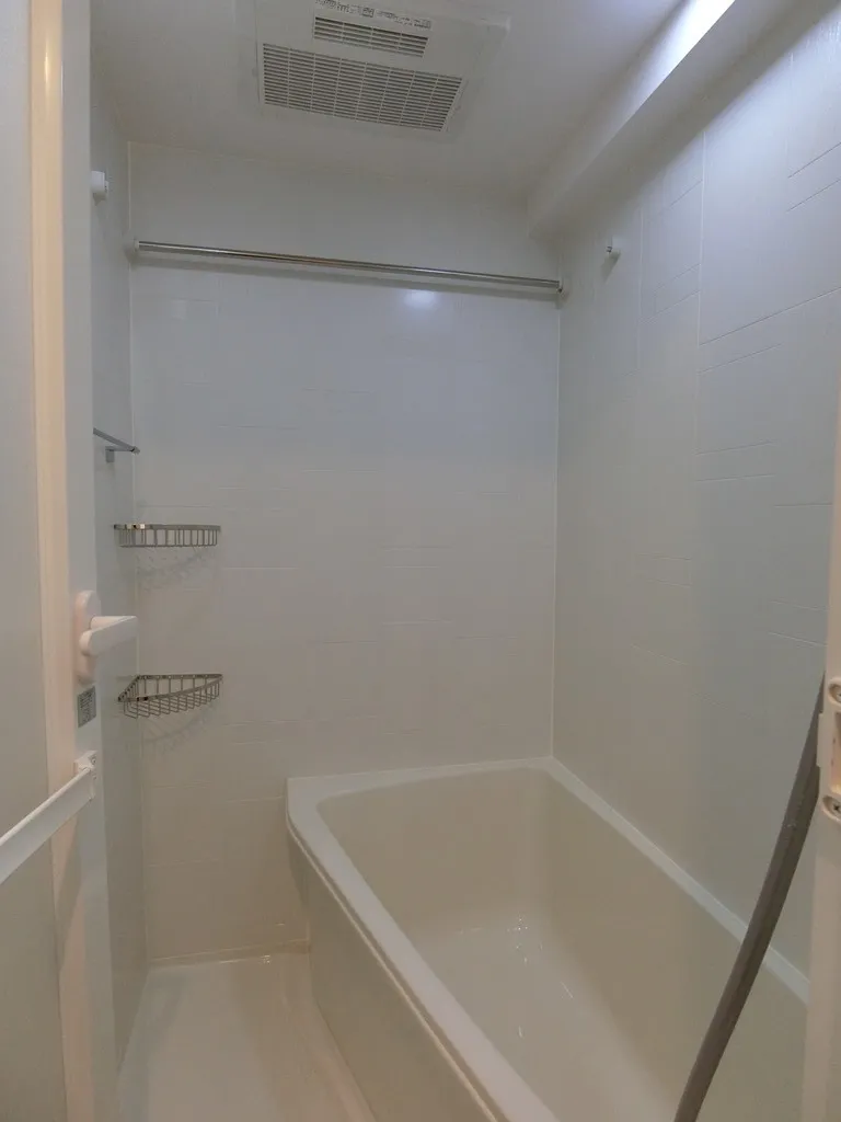 Asyl Court Nishi Magome II - Interior - ["White", "Flooring", "Floor"]