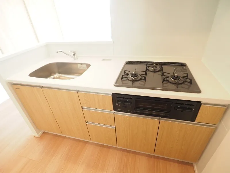 Prince Due Kamiya - Interior - ["Major appliance", "Flooring", "Wood flooring"]