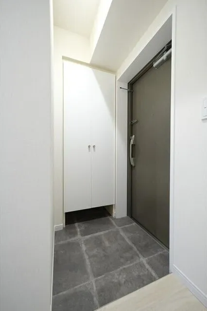ONE ROOF FLAT TOGOSHI - Interior - ["Fixture", "Door", "Building"]