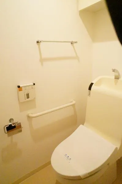 Brillia Ist Sangenjaya Ivy Terrace - Interior - ["Toilet seat", "Plumbing fixture", "Bathroom"]