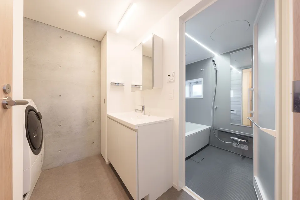 Hmlet Gakugei Daigaku - Interior - ["Flooring", "Floor", "Wall"]