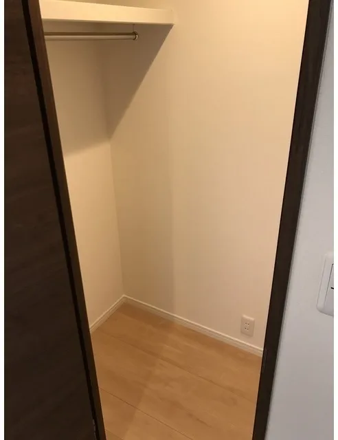 Abitation - Interior - ["Wood", "Flooring", "Floor"]