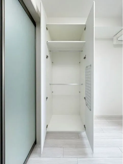 Belle Face Sangenjaya - Interior - ["Fixture", "Rectangle", "Flooring"]