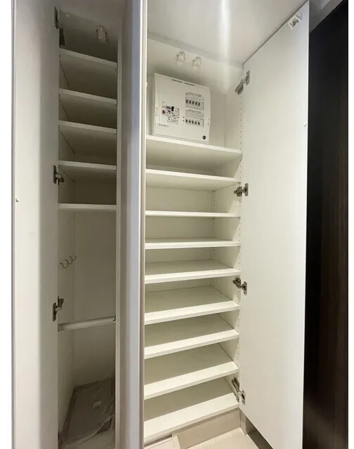 Season Flats Omorinishi - Interior - ["Shelving", "Cupboard", "Shelf"]