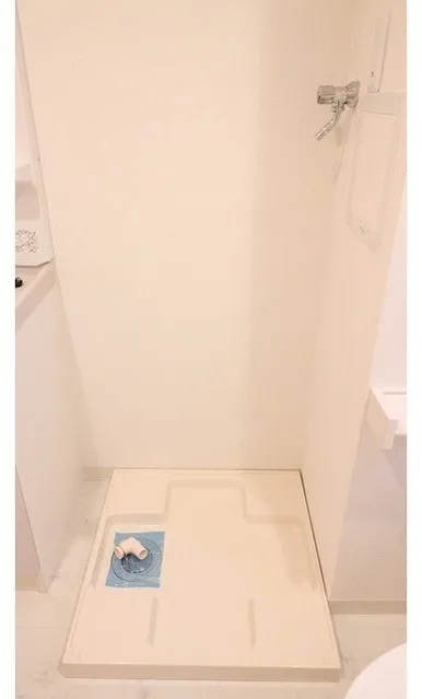K2 - Interior - ["Flooring", "Floor", "Tile Flooring"]