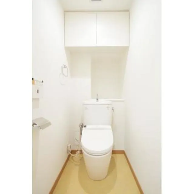 Azalea Terrace - Interior - ["Toilet seat", "Toilet", "Bathroom"]