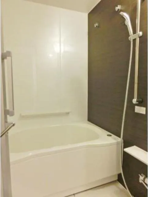 Park Axis Kodenmacho - Interior - ["Property", "Room", "Bathroom"]