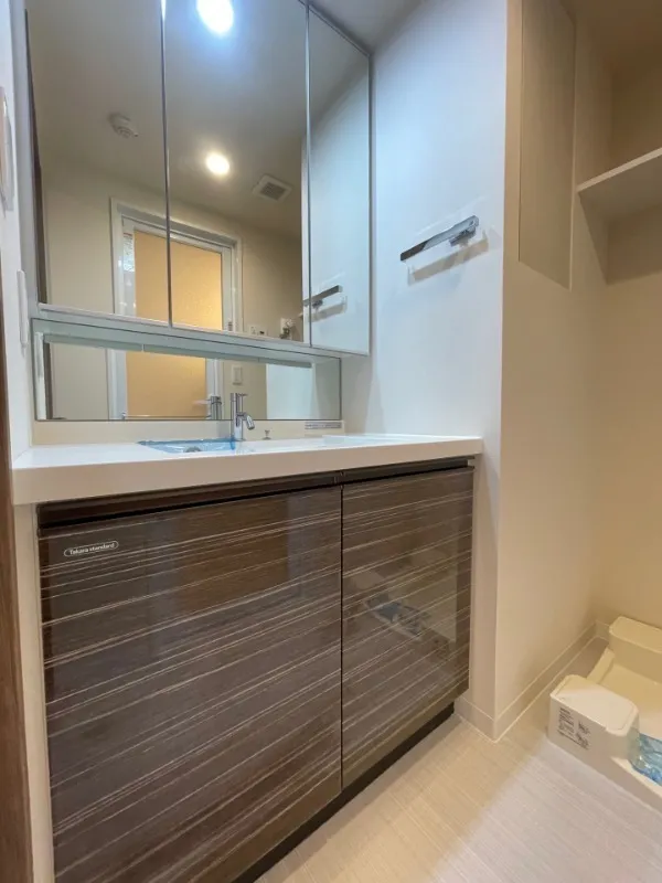 RESIDIA Sendagi - Interior - ["Flooring", "Floor", "Bathroom cabinet"]