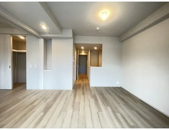 Wellis Urban Sumiyoshi East - Interior - ["Wood", "Flooring", "Floor"]