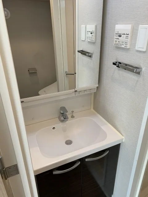 Orchid Residence Oshima - Interior - ["Floor", "Flooring", "Plumbing fixture"]