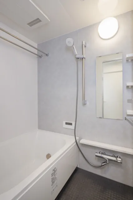 In Style Residence Honkomagome - Interior - ["Shower head", "Bathtub", "Shower"]