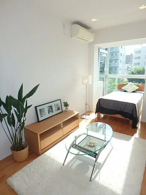 Residence Shirokane Park Front - Interior - ["Furniture", "Flooring", "Interior design"]