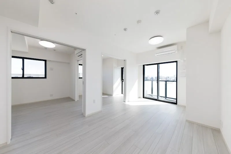 Due Iriya II - Interior - ["Property", "Window", "Building"]