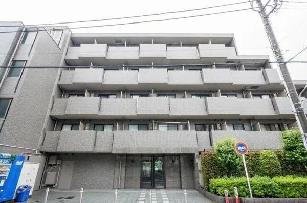 Louvre Tamagawa Building No. 3 - Exterior - ["Brutalist architecture", "Parking"]