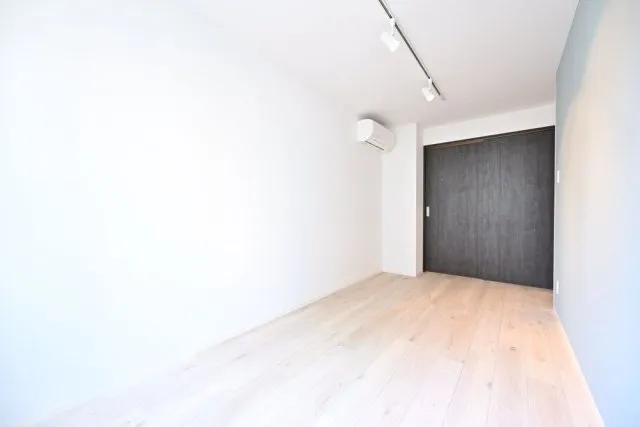 Ruygo Oshiage - Interior - ["Flooring", "Wood", "Wood flooring"]
