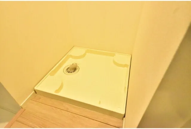 Tiger Ebara Nakanobu - Interior - ["Tile", "Tile Flooring", "Plywood"]