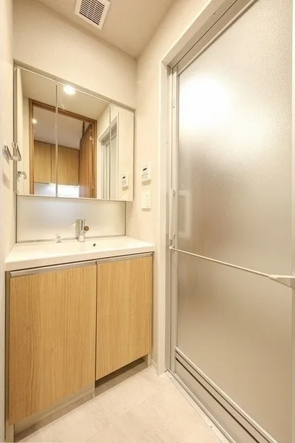 LIBR GRANT Nishi-Shinjuku EAST - Interior - ["Property", "Room", "Furniture"]