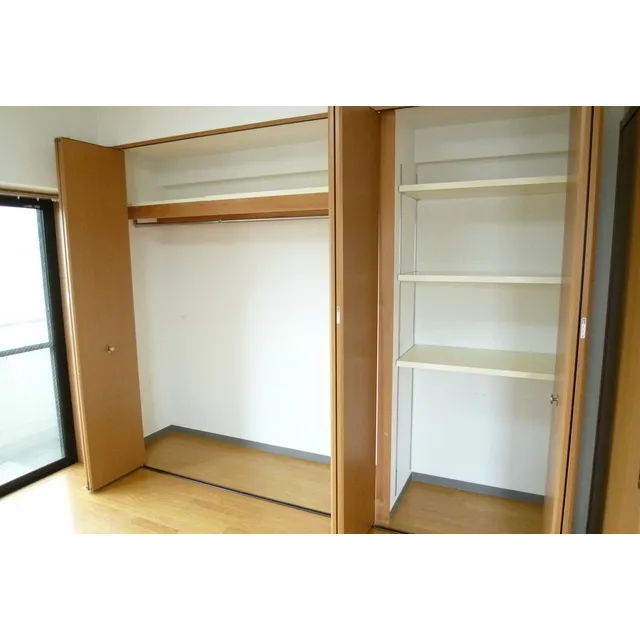 Commodore Kaminarimon - Interior - ["Property", "Room", "Floor"]