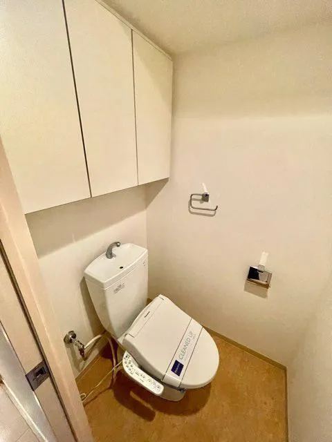 Residia Nihonbashi Bagurocho - Interior - ["Plumbing fixture", "Toilet seat", "Flooring"]