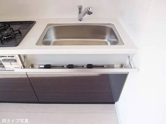 Comforia Ryogoku South - Interior - ["Countertop", "Sink", "Tap"]