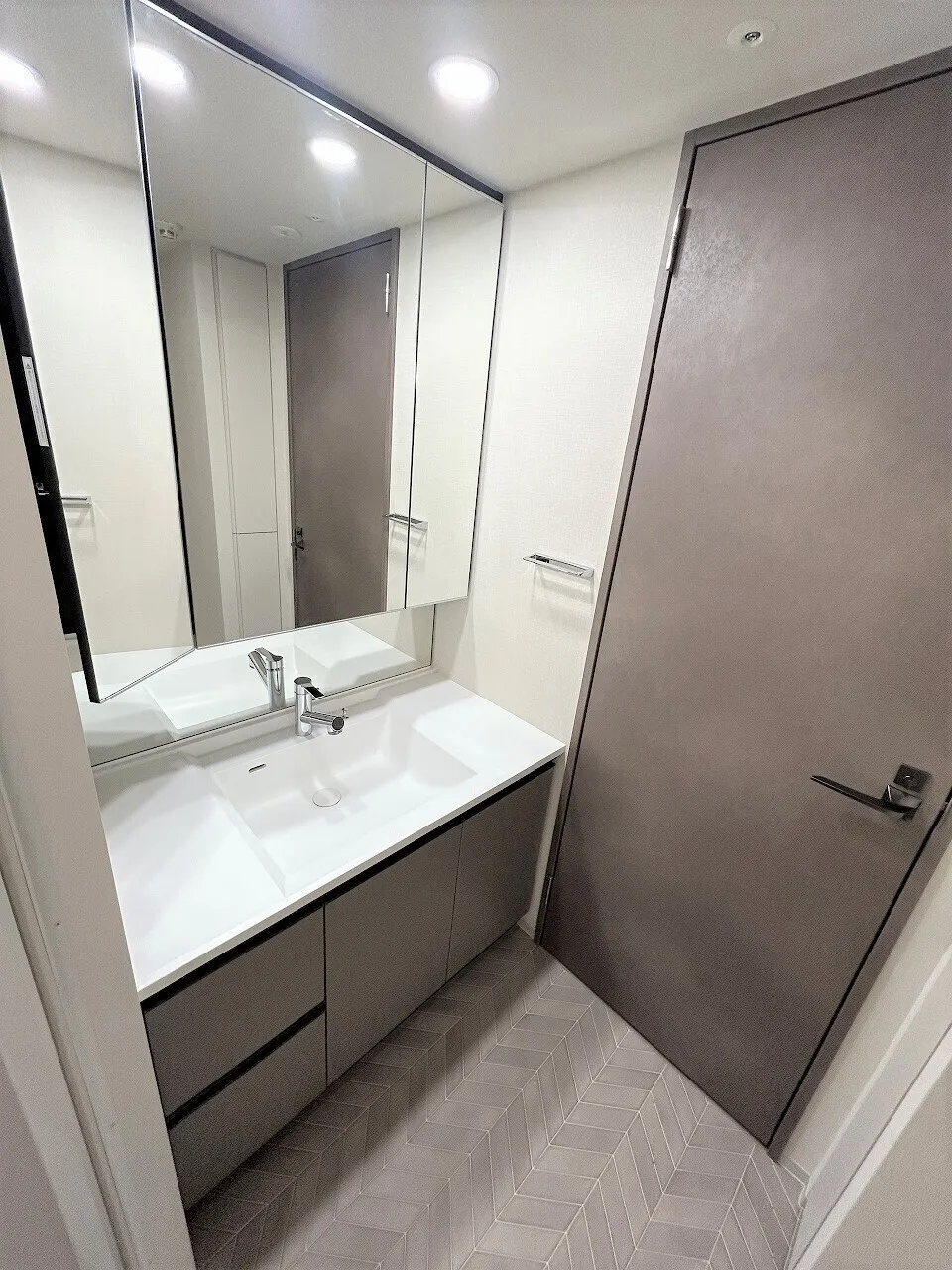 Blanchiesta Kiba - Interior - ["Flooring", "Floor", "Plumbing fixture"]