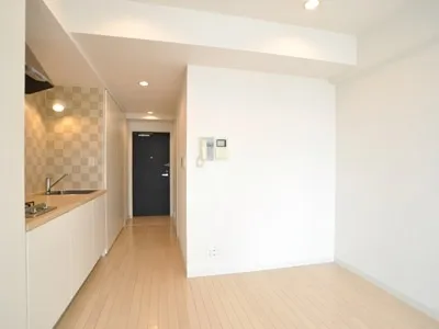Premier Stage Mita Keio University Front - Interior - ["Cabinetry", "Building", "Countertop"]